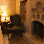 Memory Cave House Hotel